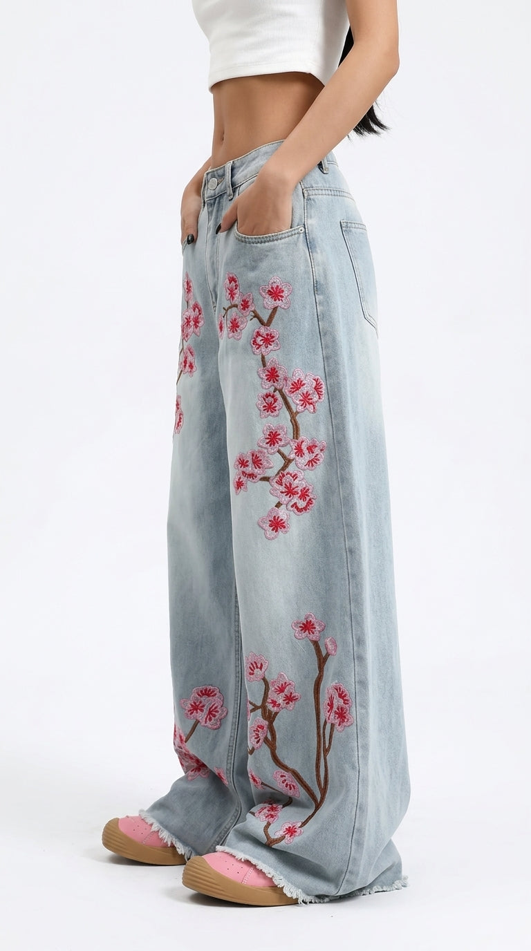 Embroidered Wide-Leg Baggy Jeans